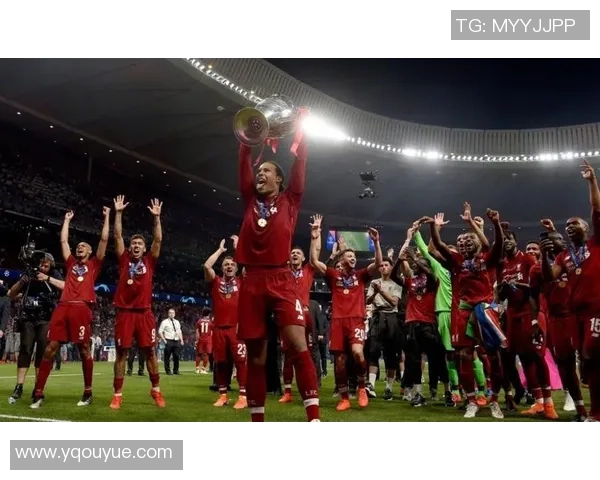 从草根到巅峰足球明星逆袭之路的奋斗与荣耀